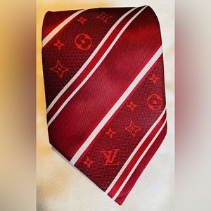 Preloved luxury brand necktie in excellent condition.